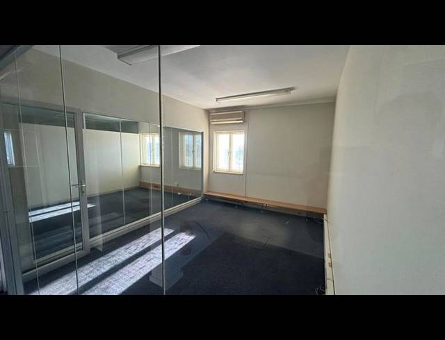 BUSINESS PROPERTY TO RENT IN FORESHORE